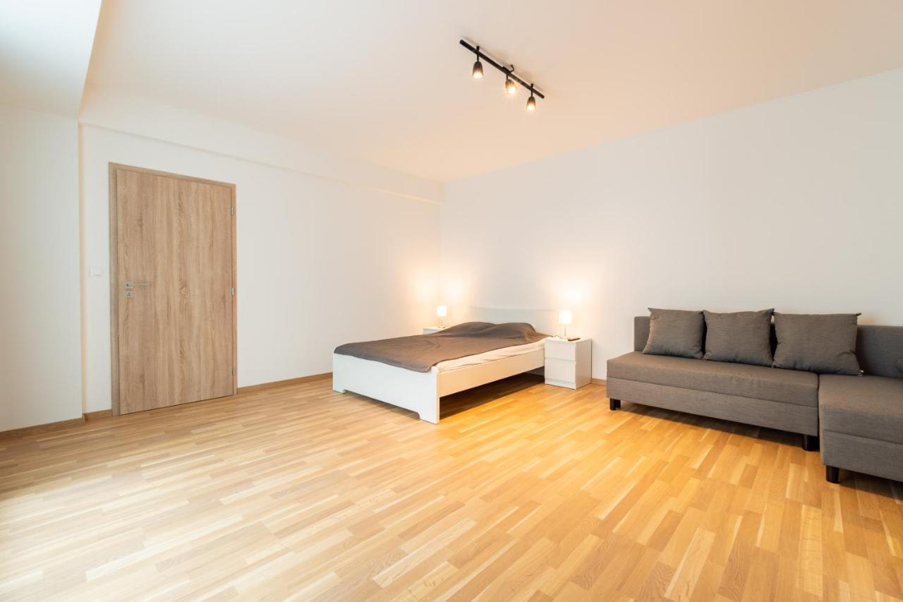 Brand New Two Room Apartment #64 In Elite Rezidence With Free Secure Parking Prague Luaran gambar
